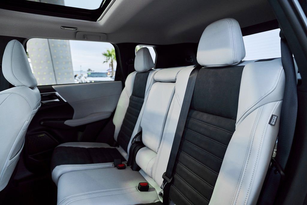 New 2026 Mitsubishi Outlander SE FWD image 28
