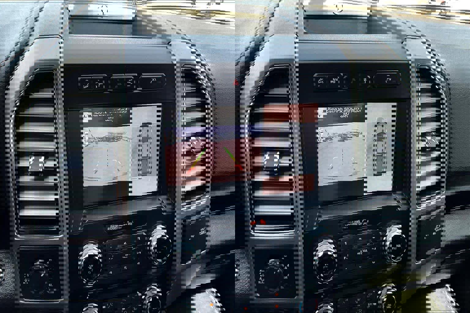 Used 2018 Ford F150 Platinum w/ Equipment Group 701A Luxury image 27