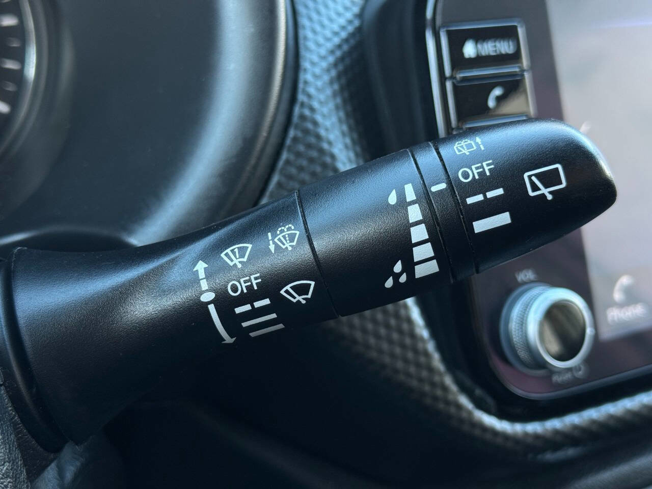Used 2023 Nissan Kicks SV FWD image 30