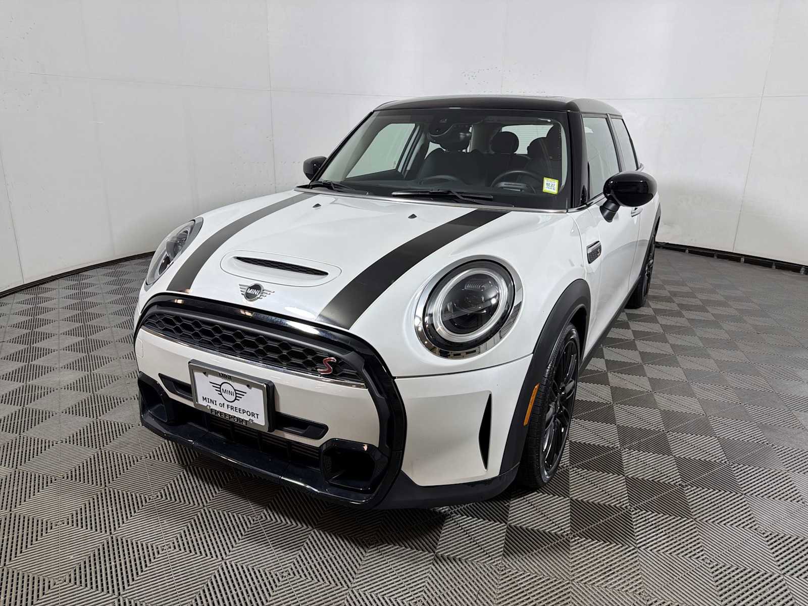Used 2023 MINI Cooper S image 3