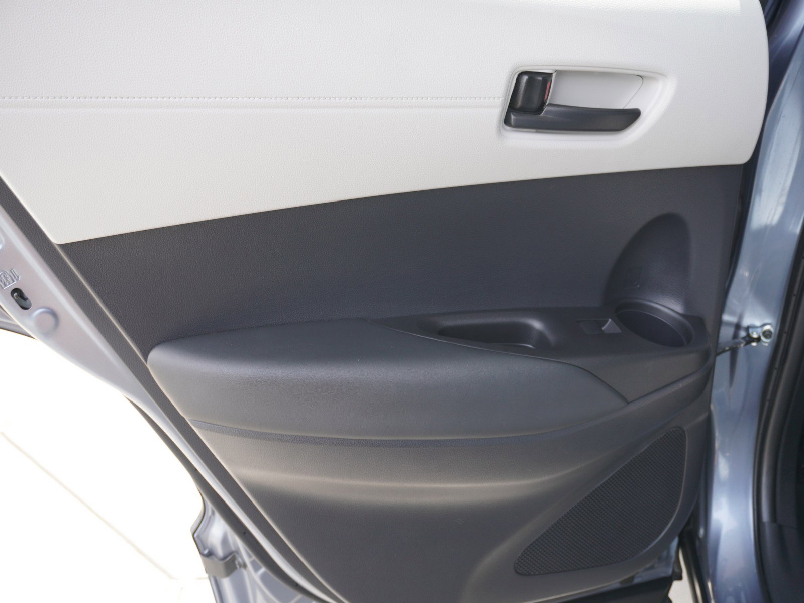 Used 2025 Toyota Corolla Cross L FWD image 11