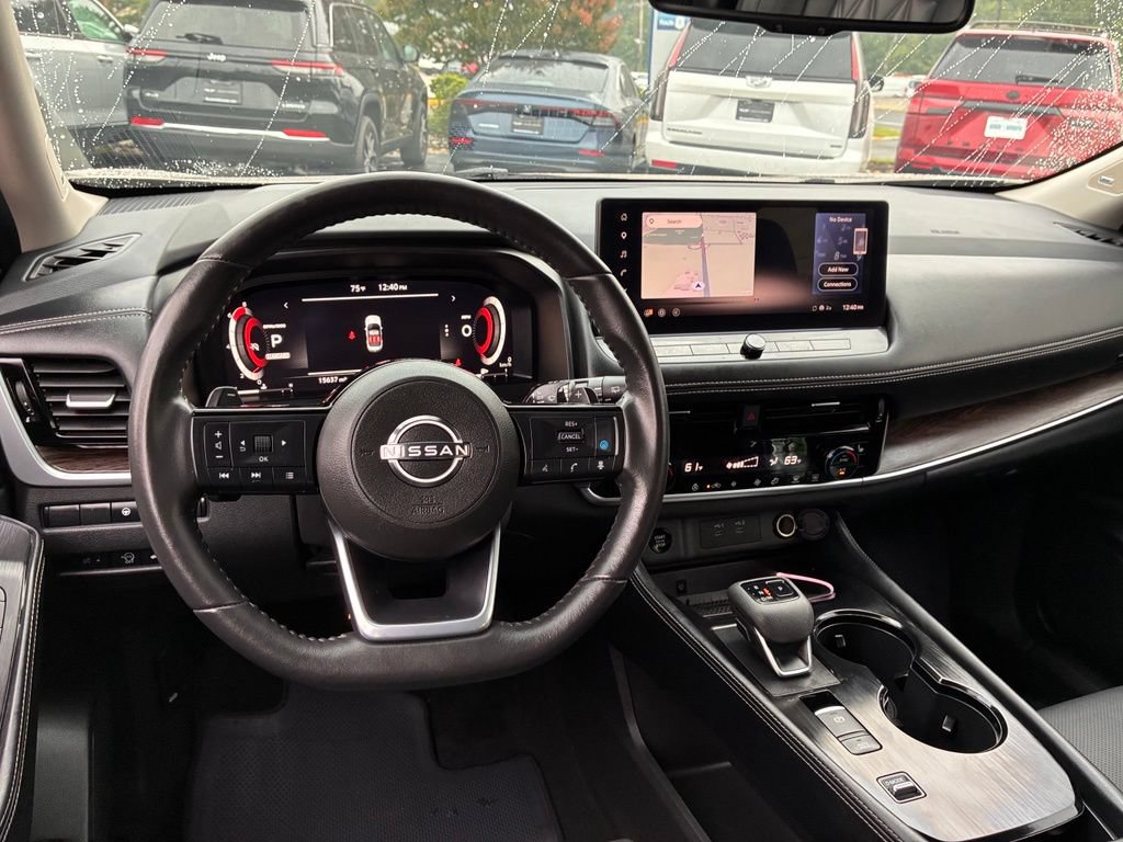Used 2024 Nissan Rogue Platinum FWD image 26