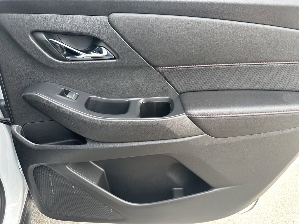 Used 2022 Chevrolet Traverse RS image 29