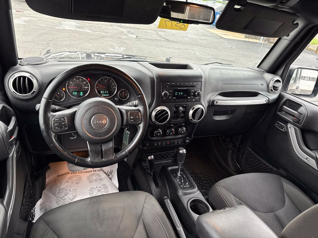 Used 2016 Jeep Wrangler Unlimited Sahara w/ Dual Top Group AWD/4WD image 26