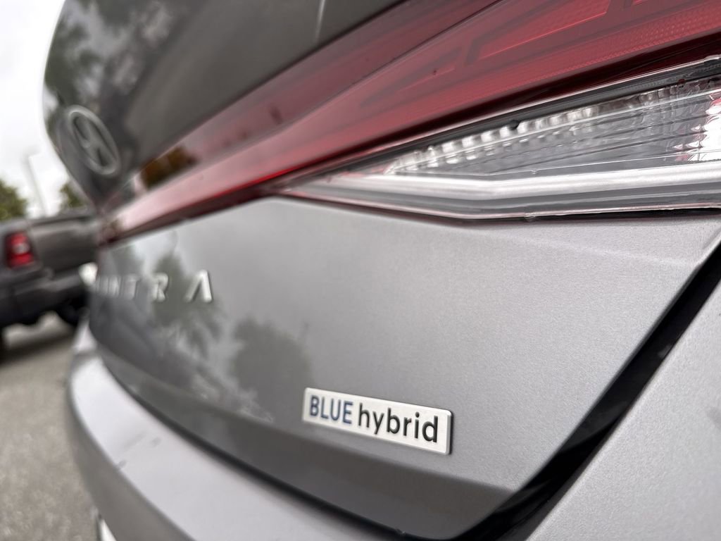 Used 2024 Hyundai Elantra Blue FWD image 5