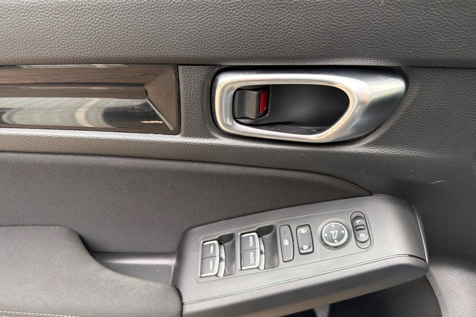 Used 2025 Honda Civic Sport image 10