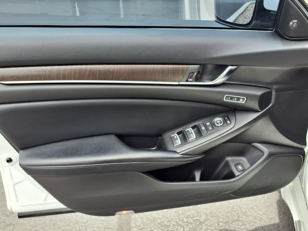 Used 2018 Honda Accord Touring image 27