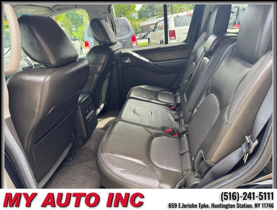 Used 2012 Nissan Pathfinder Silver image 32