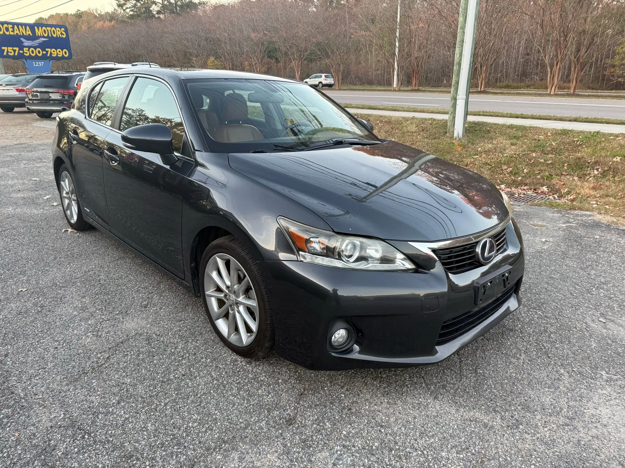 Used 2011 Lexus CT 200h image 3
