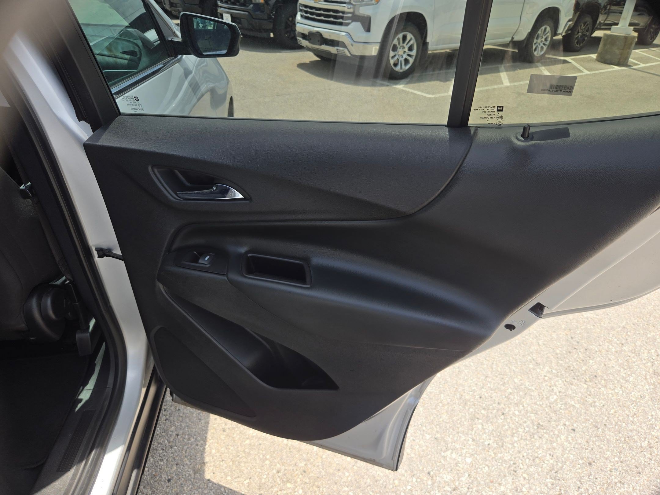 Used 2018 Chevrolet Equinox LT FWD image 23