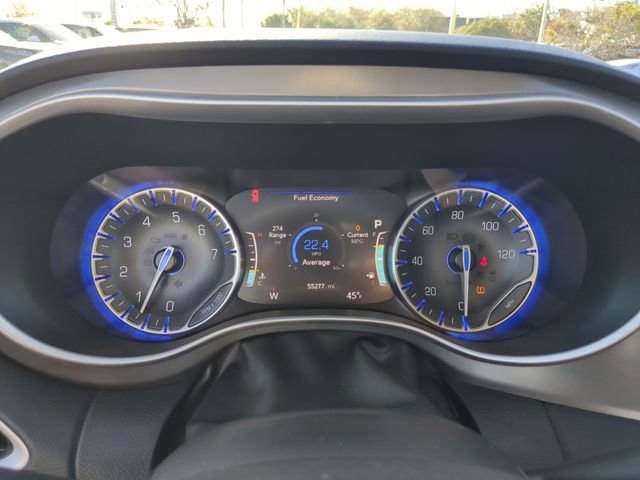 Used 2024 Chrysler Pacifica Touring-L FWD image 33