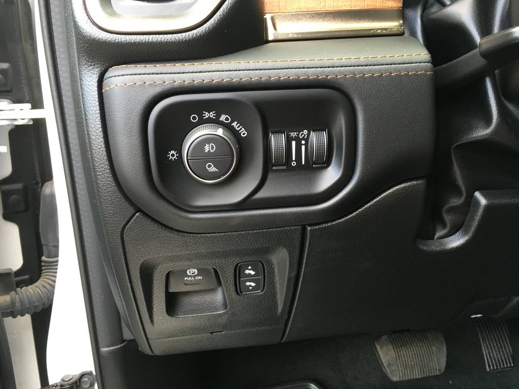 Used 2024 RAM 1500 Limited AWD/4WD image 19