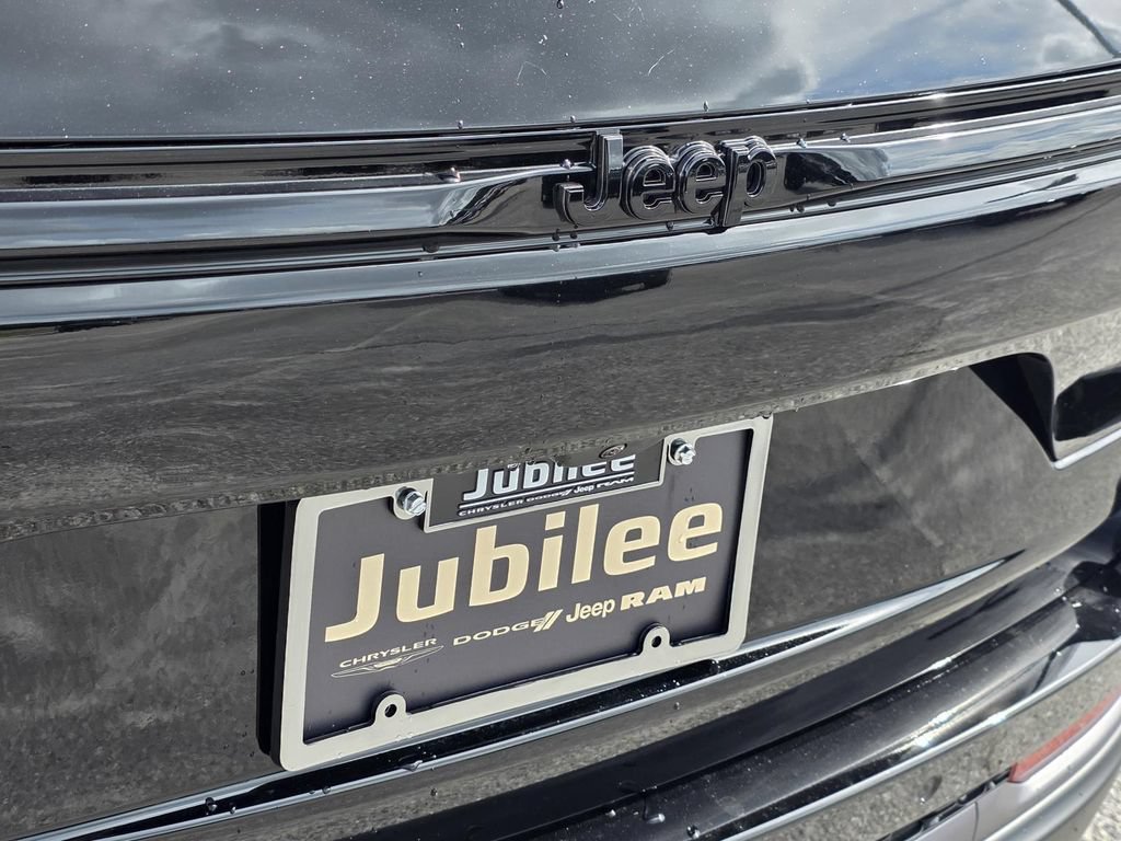 New 2026 Jeep Grand Cherokee Altitude RWD image 31