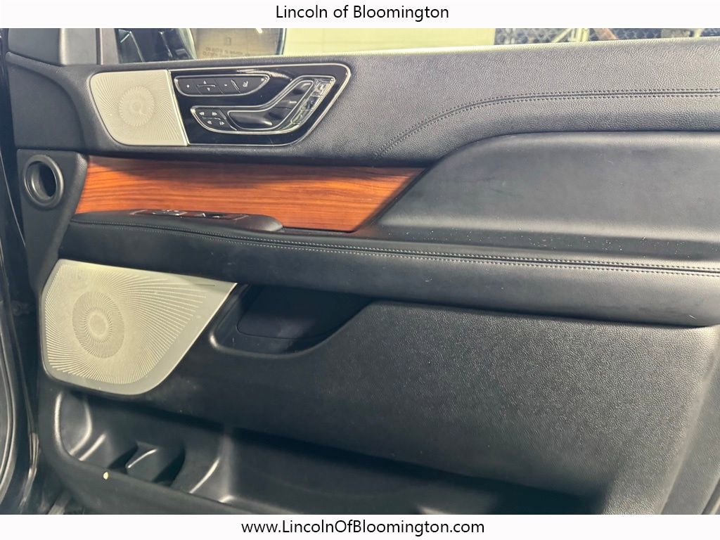 Used 2019 Lincoln Navigator L Reserve image 16