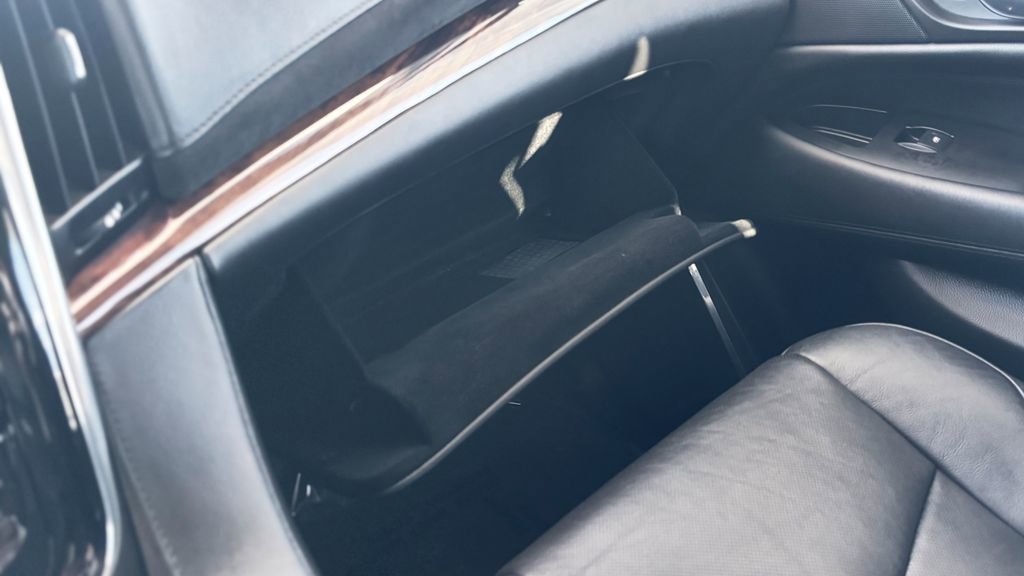 Used 2015 Cadillac Escalade Premium AWD/4WD image 39