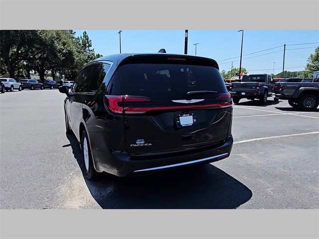 New 2026 Chrysler Pacifica Select image 27