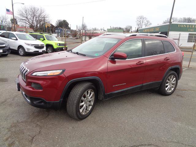 Used 2017 Jeep Cherokee Limited AWD/4WD image 2