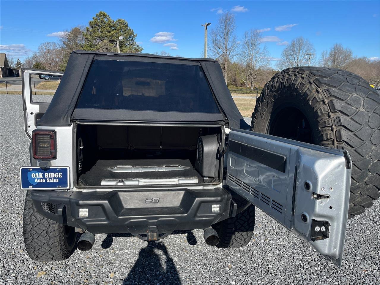 Used 2009 Jeep Wrangler Unlimited Rubicon w/ Dual Top Group image 12