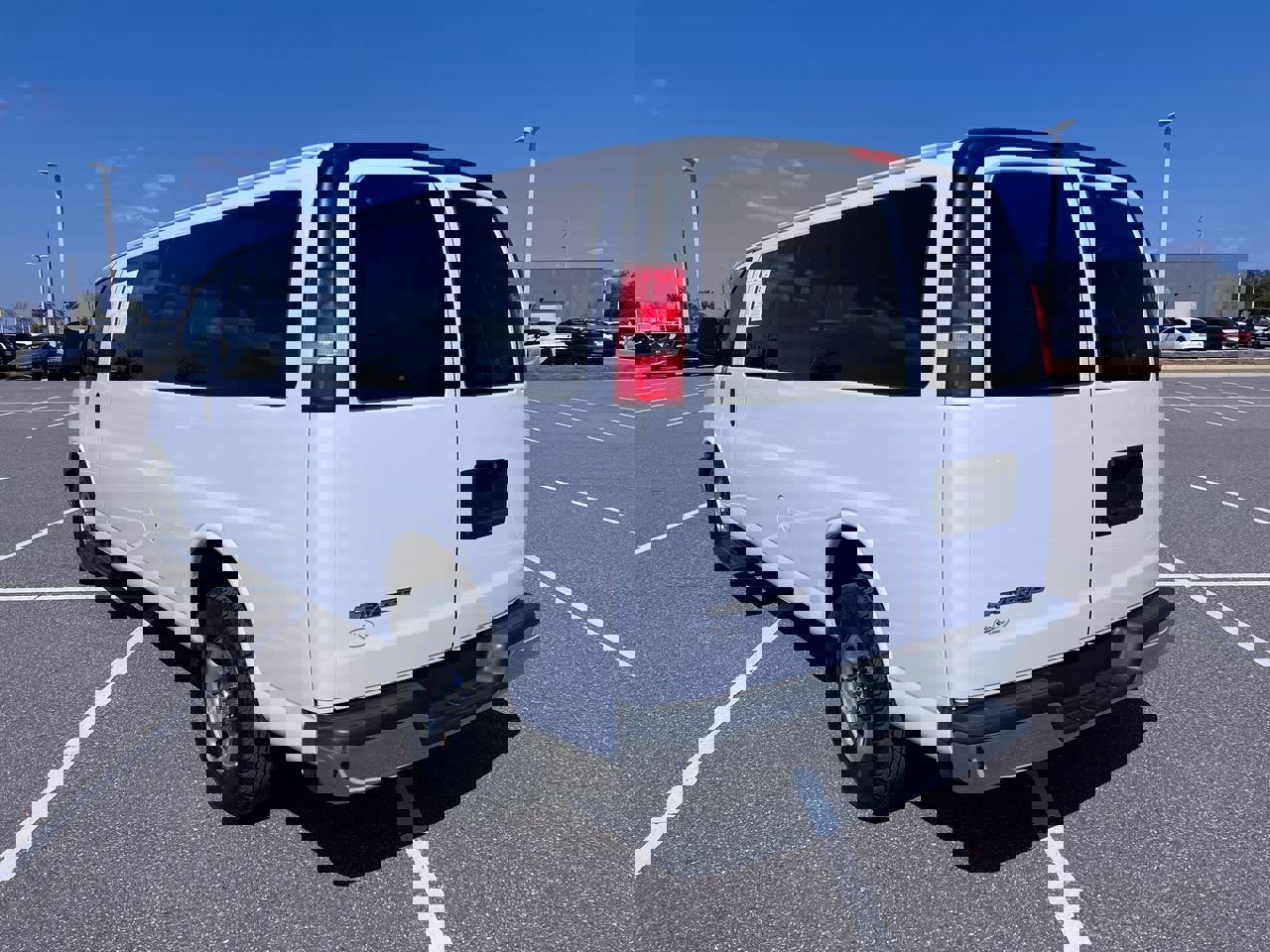 Used 2018 Chevrolet Express 3500 LT w/ LT Preferred Equipment Group image 5