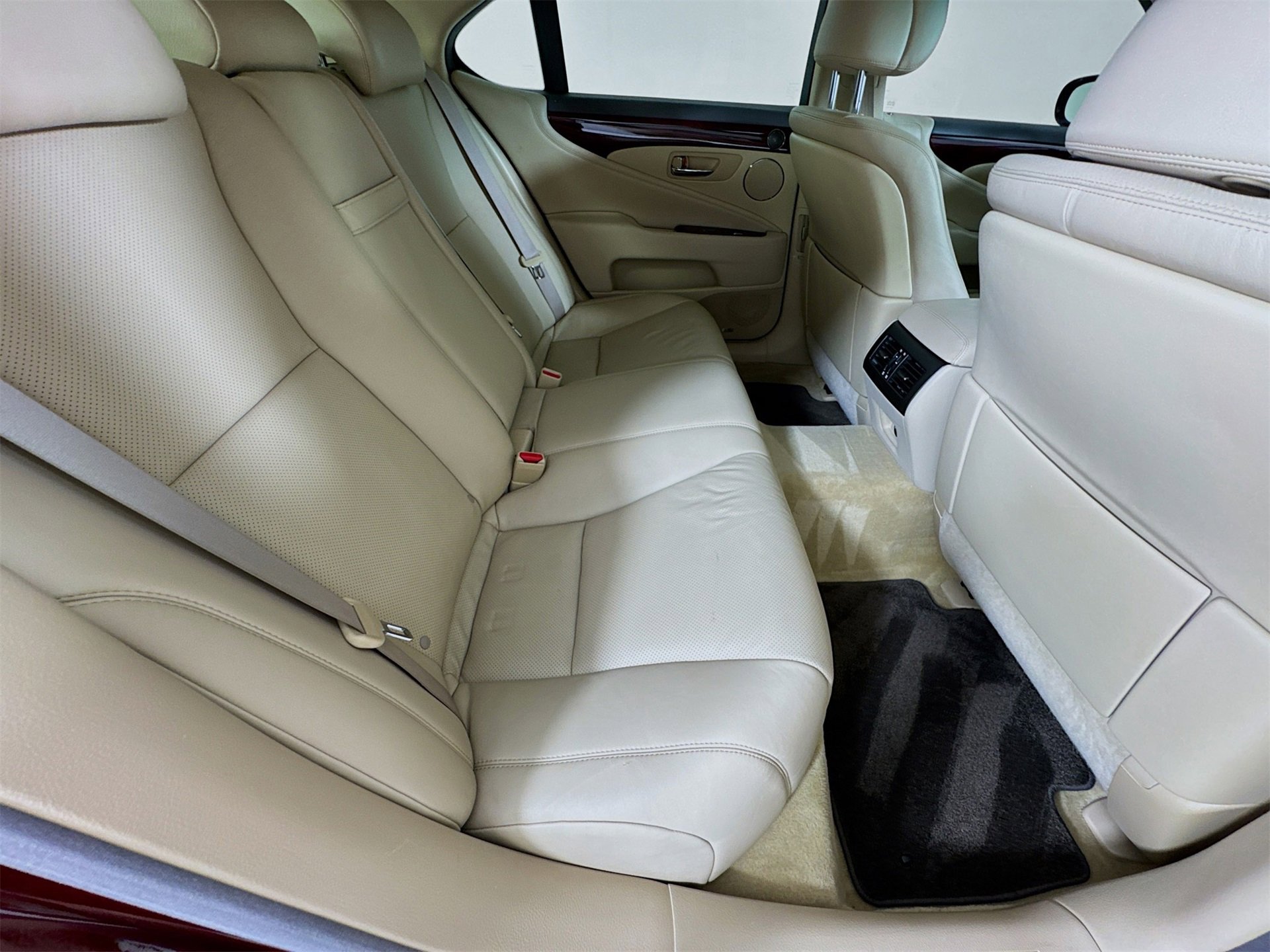 Used 2007 Lexus LS 460 image 29