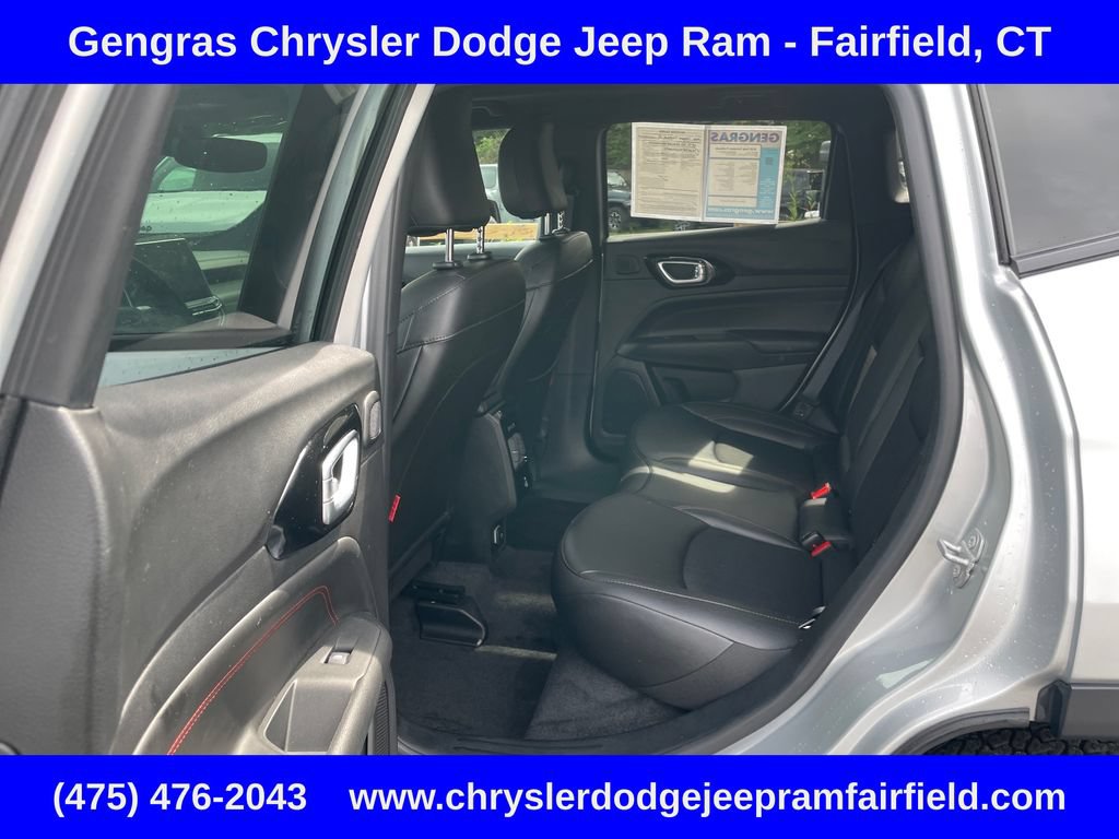 Certified 2025 Jeep Compass Trailhawk w/ Sun & Sound Group AWD/4WD image 37