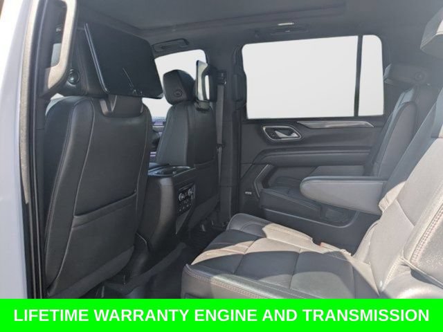 Used 2022 Chevrolet Suburban RST w/ Sport Performance Package RWD image 12