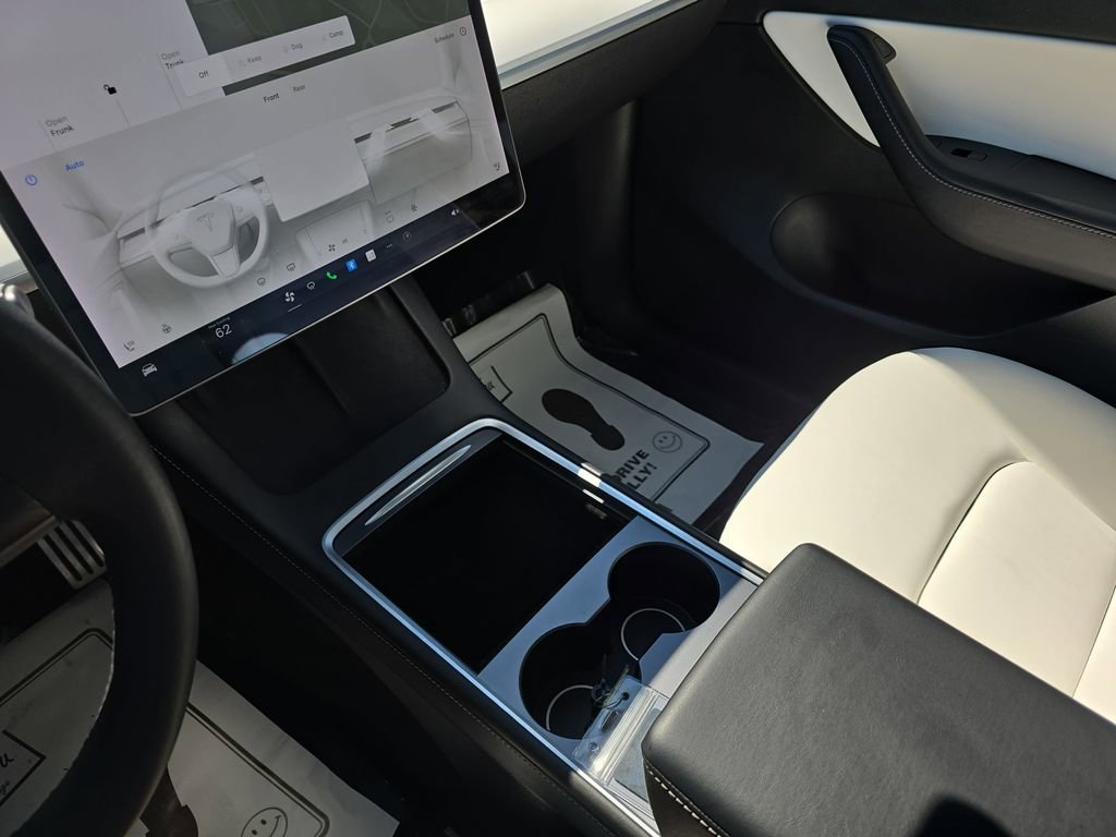 Used 2021 Tesla Model Y Performance image 29