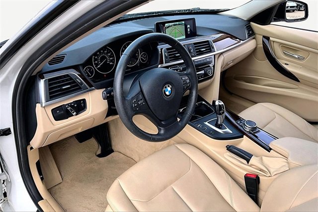 Used 2016 BMW 320i xDrive Sedan image 13