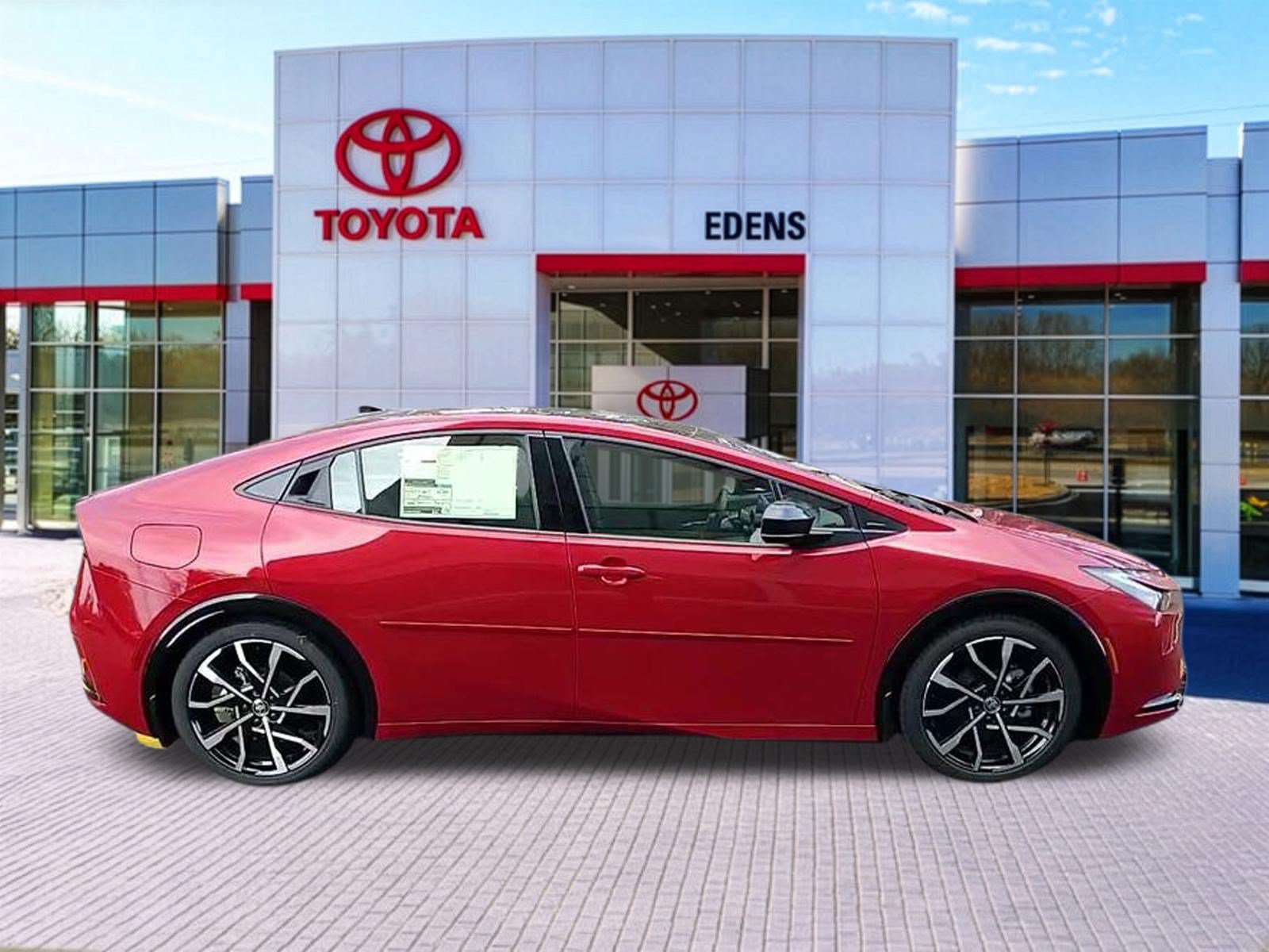 New 2026 Toyota Prius Plug-In Hybrid FWD image 2