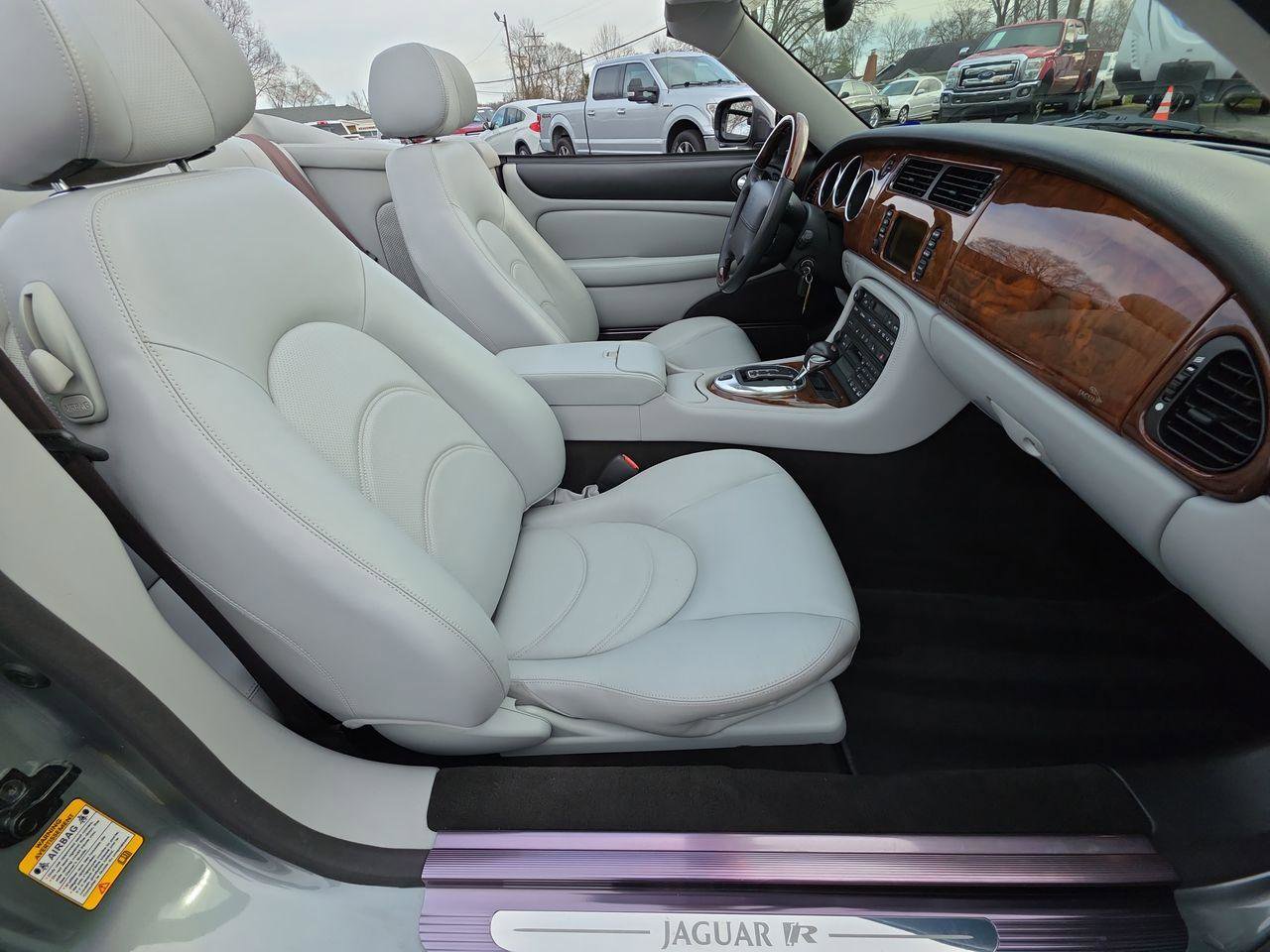 Used 2004 Jaguar XK8 Convertible image 8