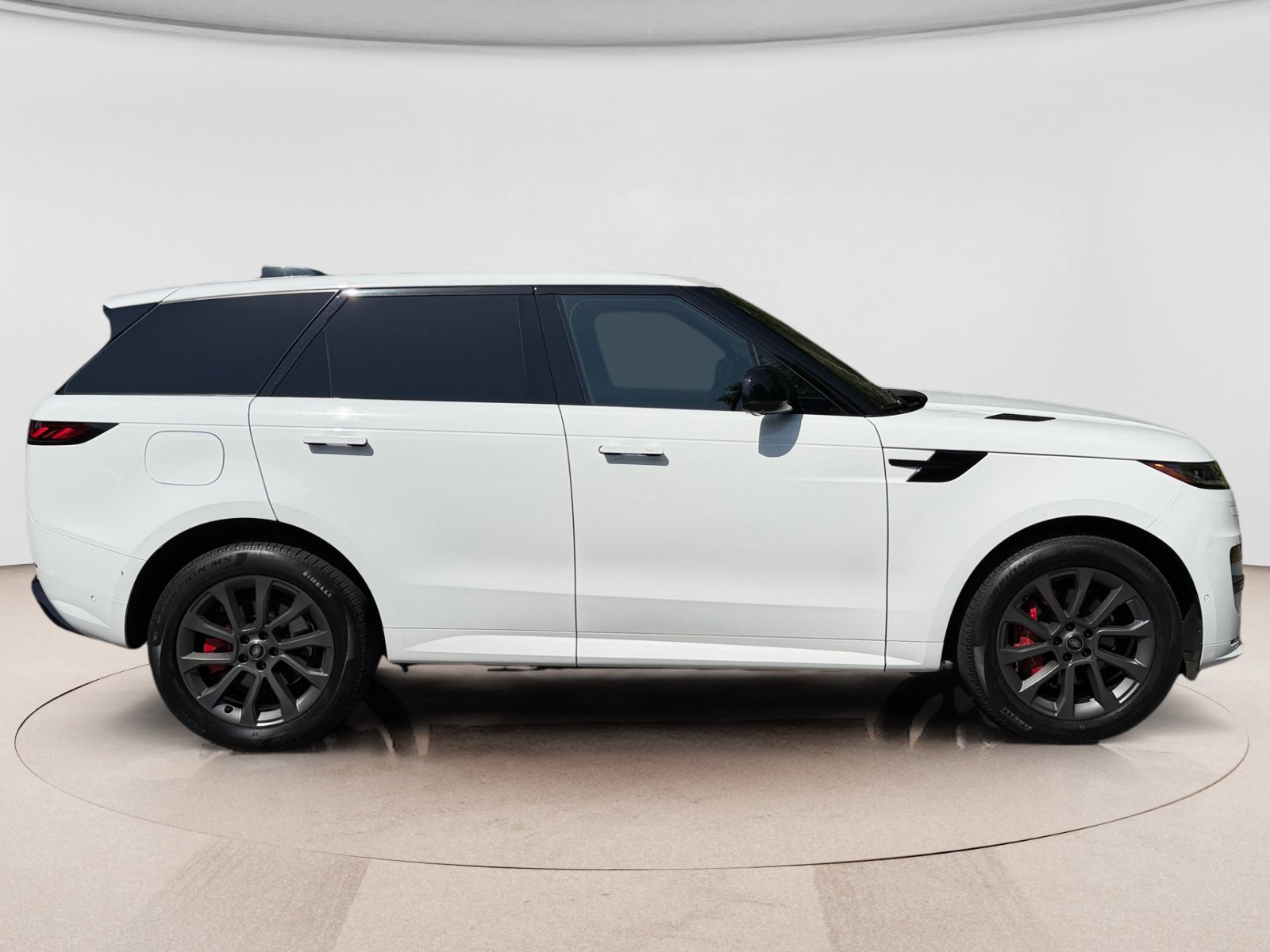 Used 2025 Land Rover Range Rover Sport Dynamic SE AWD/4WD image 6