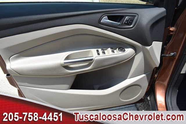 Used 2017 Ford Escape Titanium FWD image 16