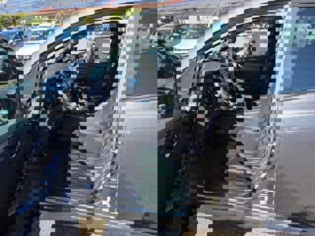 Used 2019 Nissan Leaf SV image 9