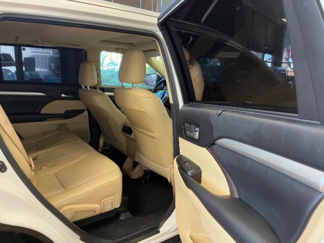 Used 2016 Toyota Highlander XLE image 35