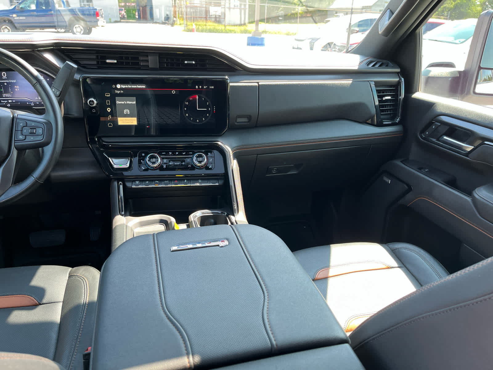Used 2025 GMC Sierra 2500 AT4 w/ AT4 Premium Plus Package AWD/4WD image 24