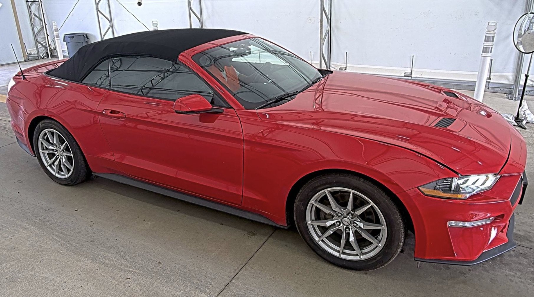 Used 2018 Ford Mustang Premium RWD image 3