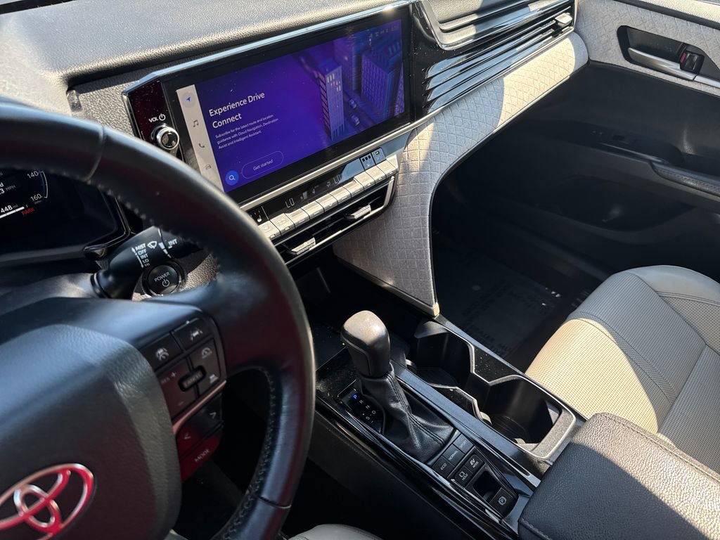 Used 2025 Toyota Camry XLE AWD/4WD image 19