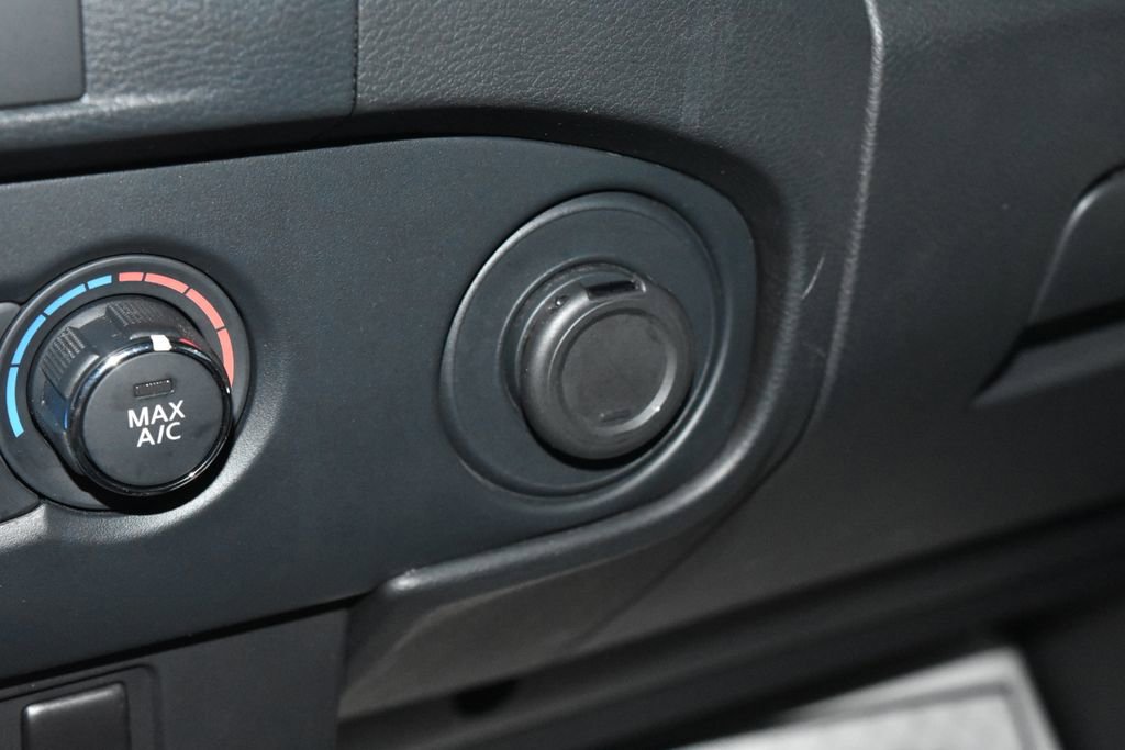 Used 2022 Nissan Frontier SV AWD/4WD image 14