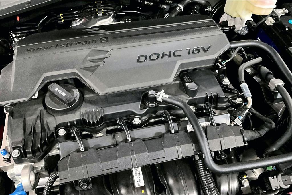 Certified 2025 Hyundai Kona SEL image 32