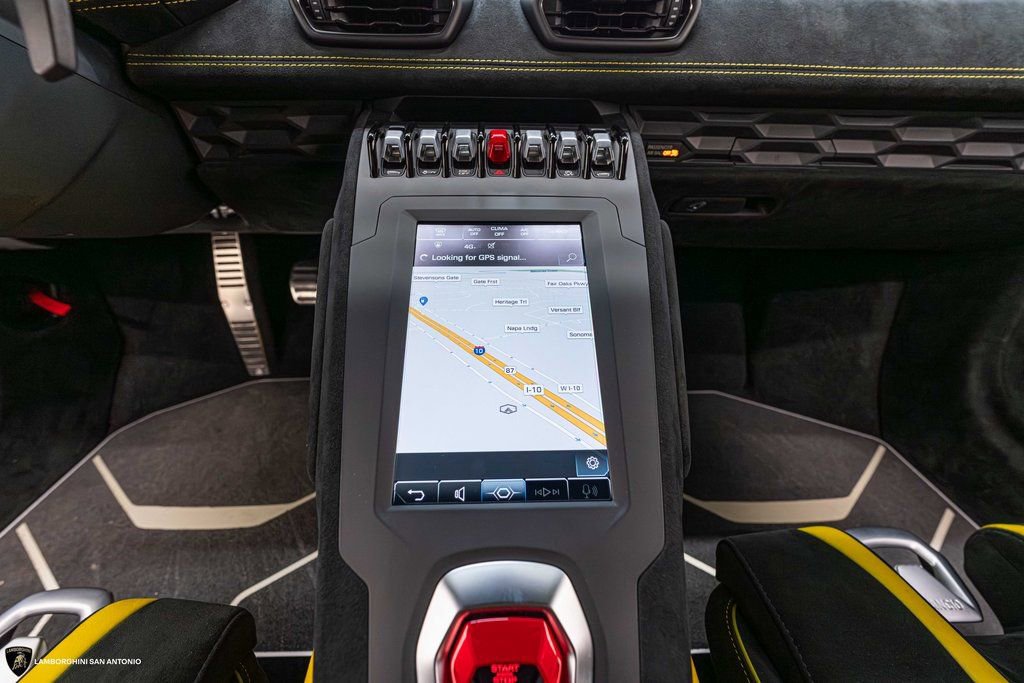 Used 2022 Lamborghini Huracan STO image 32