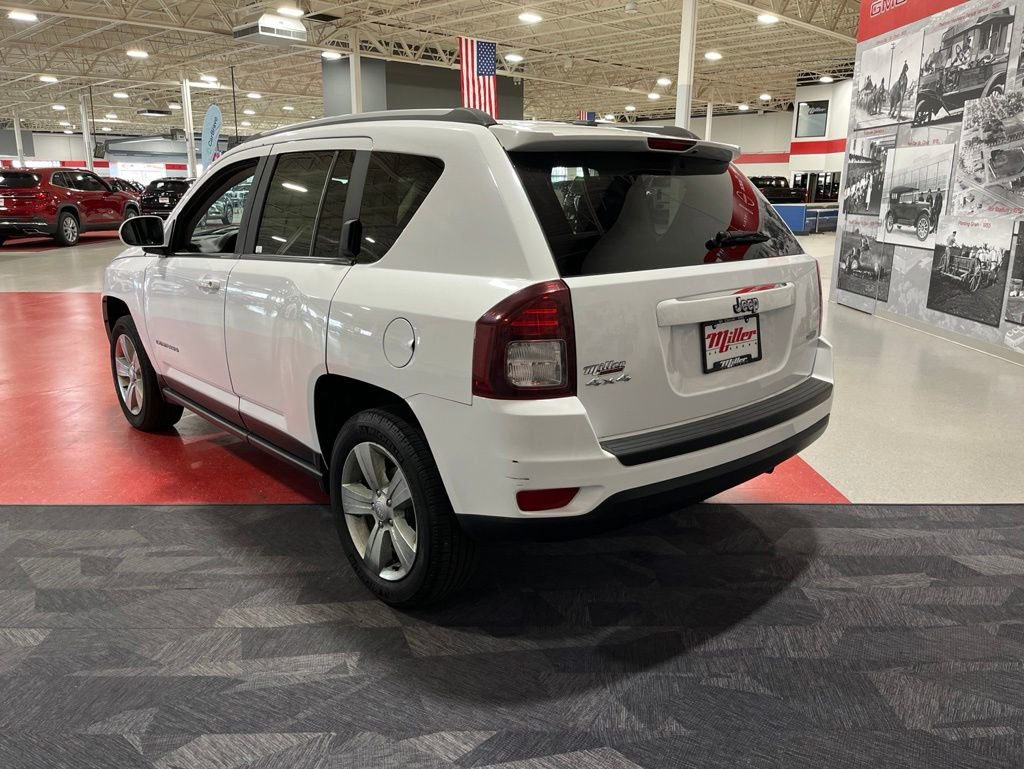Used 2016 Jeep Compass Latitude AWD/4WD image 5