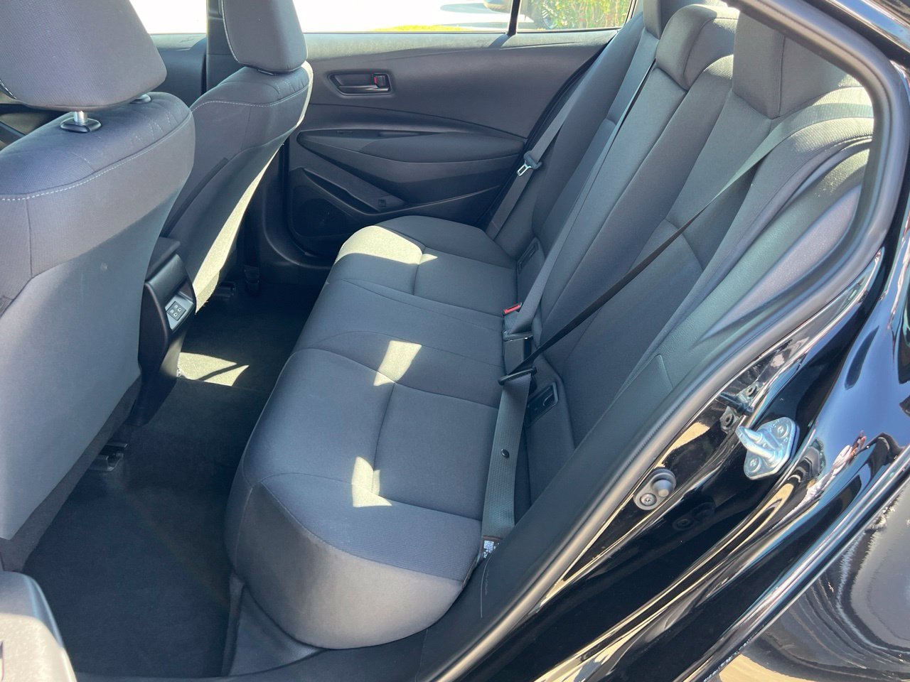 Used 2025 Toyota Corolla LE FWD image 10