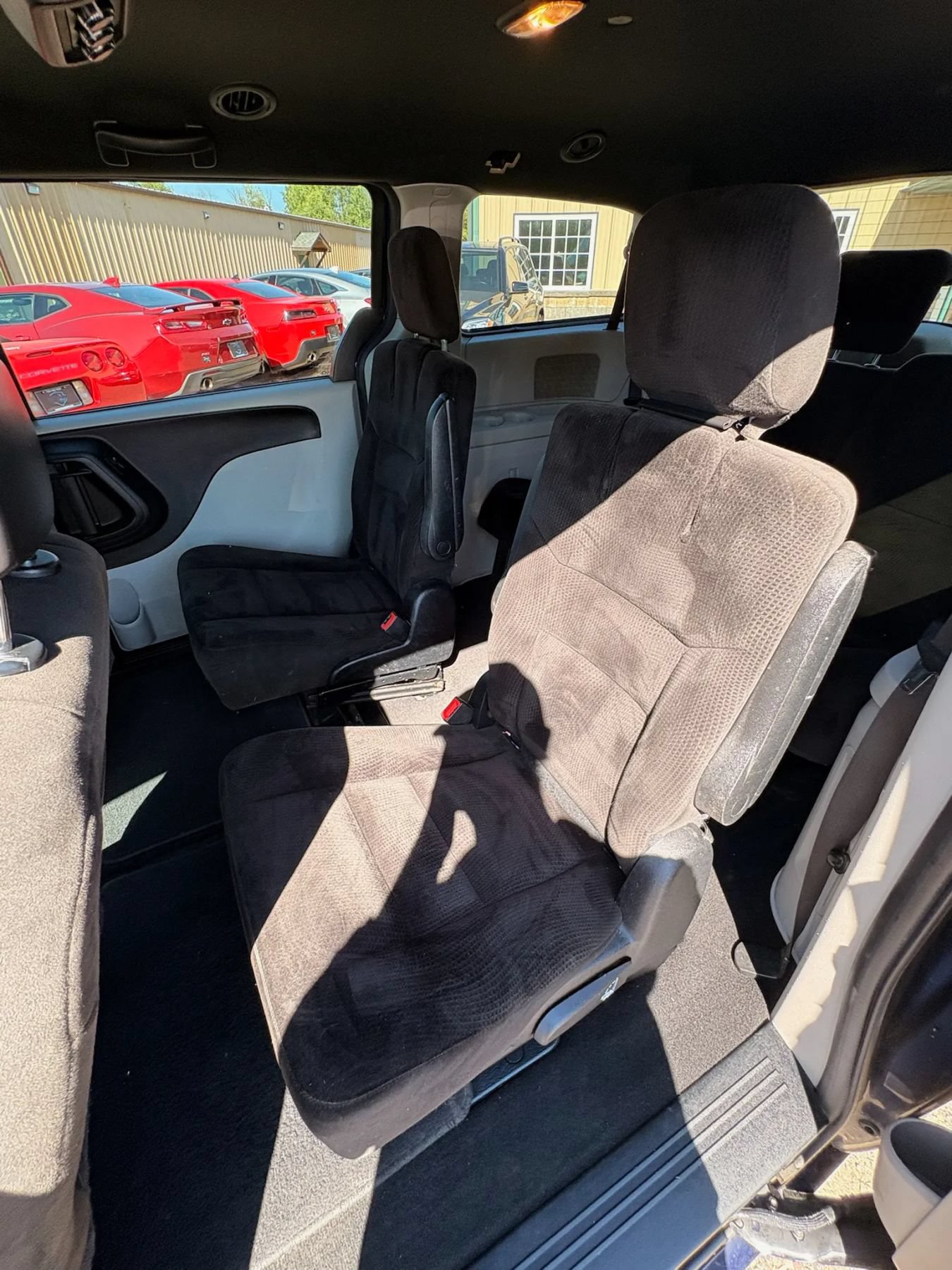 Used 2016 Dodge Grand Caravan SE FWD image 33