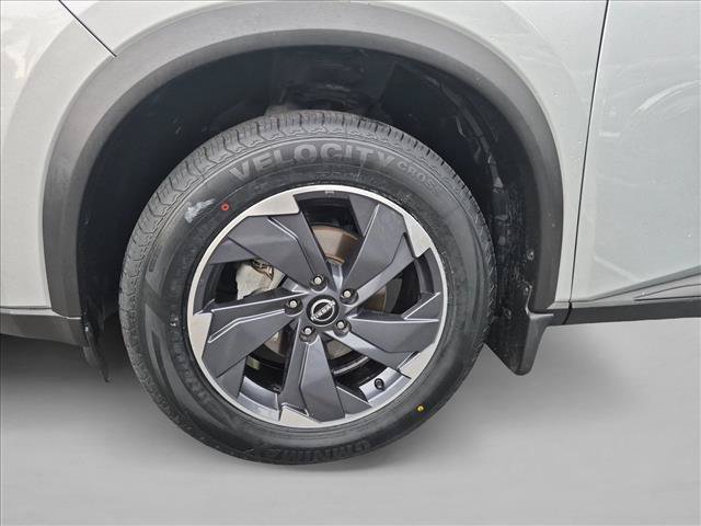 Used 2024 Nissan Rogue SV FWD image 23