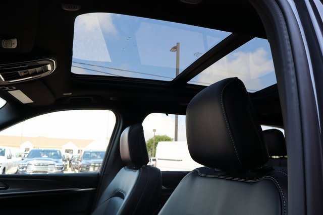 New 2025 Jeep Grand Cherokee Limited w/ Luxury Tech Group II image 26