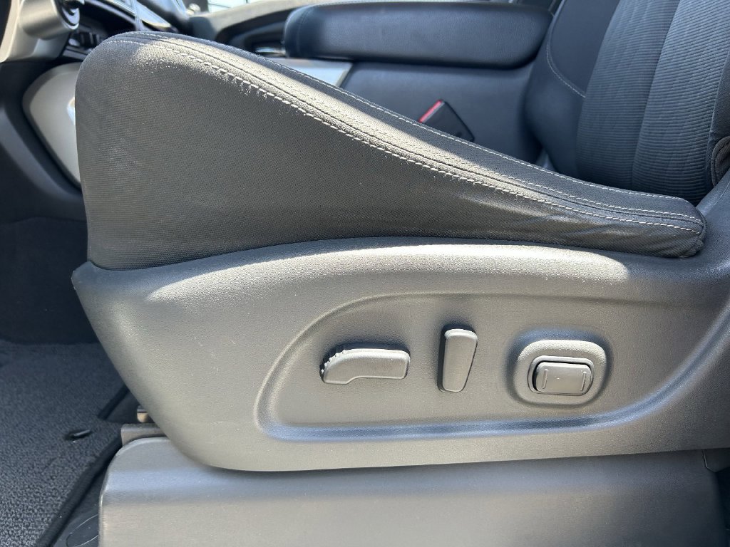 Used 2019 Nissan Titan SV w/ SV Convenience Package AWD/4WD image 21