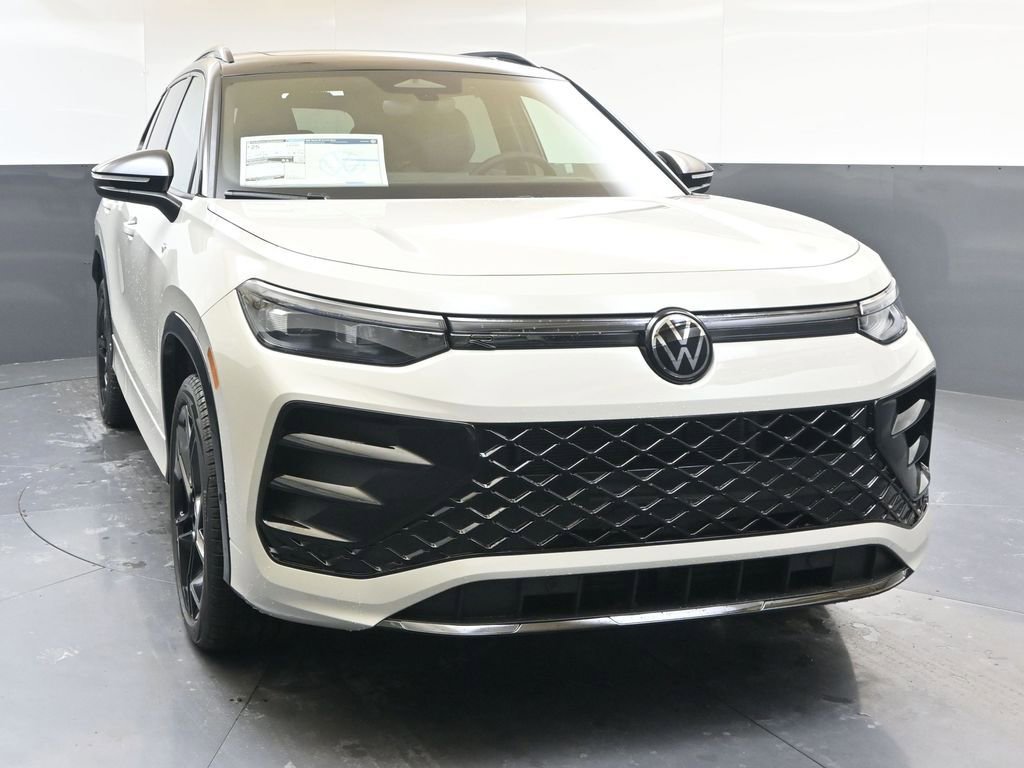 New 2026 Volkswagen Tiguan SE R-Line image 8