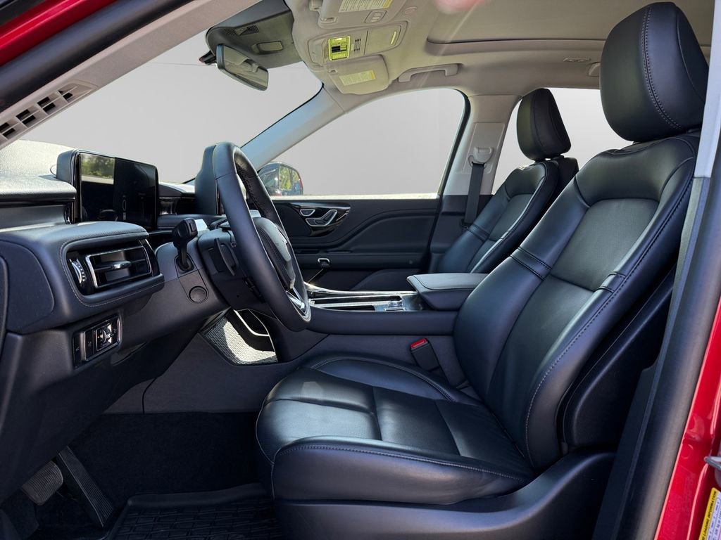 Used 2025 Lincoln Aviator 2WD image 9