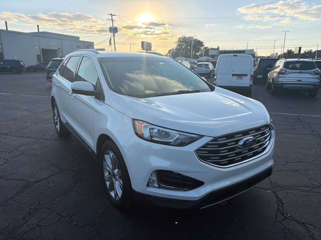 Used 2020 Ford Edge Titanium FWD image 4