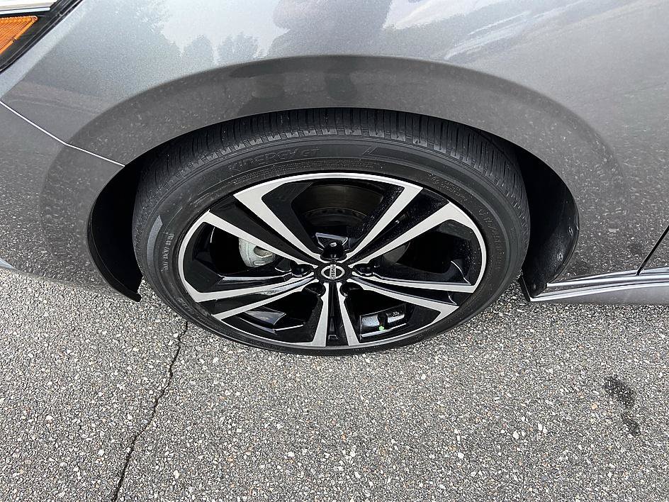 Certified 2023 Nissan Sentra SR FWD image 9